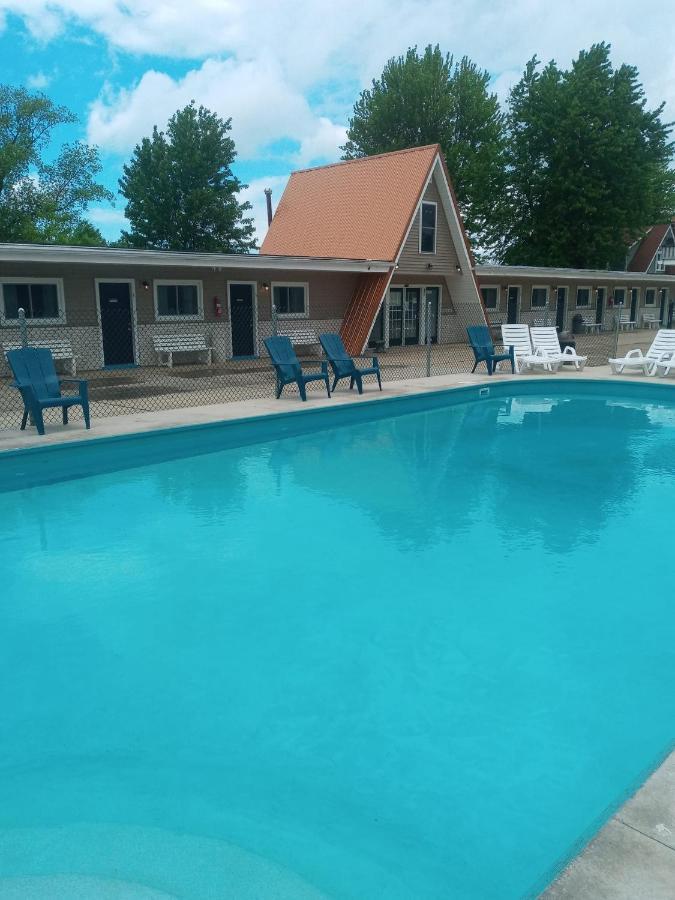 The Palms Motel Geneva-on-the-Lake Exteriör bild